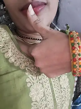Snapshot of Eshwari_Chopra chatting on July 10, 2026, 1:10 am Eshwari Chopra online show from July 10, 2026, 1:10 am