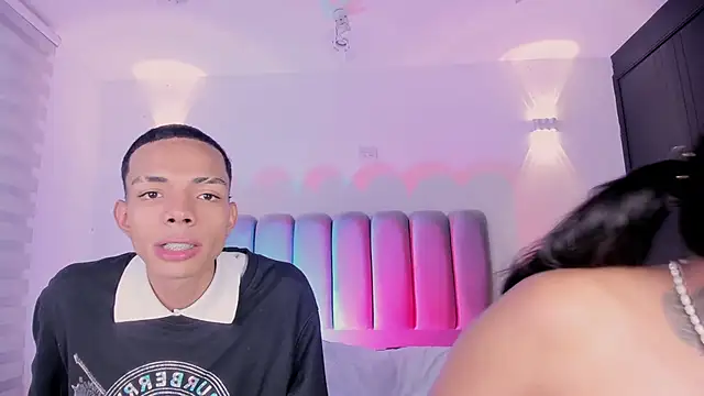 candyandmarilyn online show from November 28, 2025, 8:33 pm