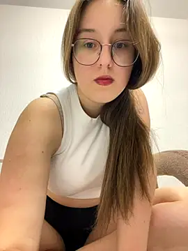 Vviikkssiikk online show from October 29, 2025, 5:04 pm