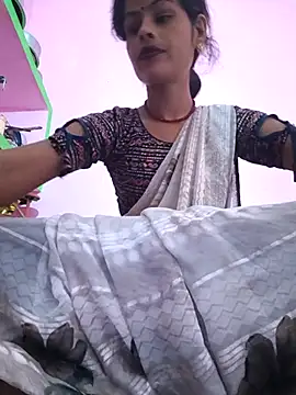 Eshna Dabral online show from October 9, 2025, 1:25 am