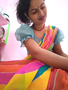 Eshna Dabral online show from October 27, 2025, 1:42 am