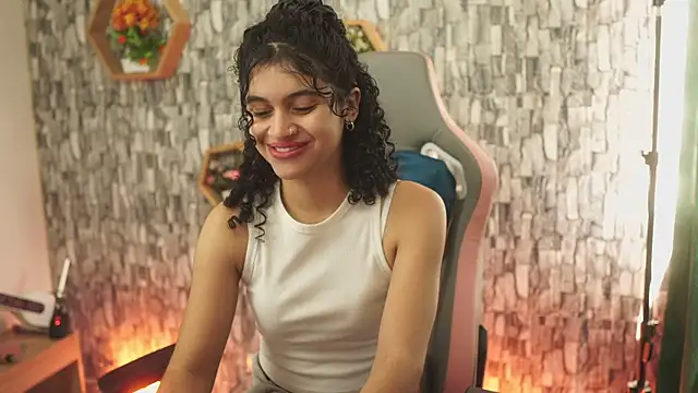 bonniie 98  online show from May 14, 2026, 2:46 pm