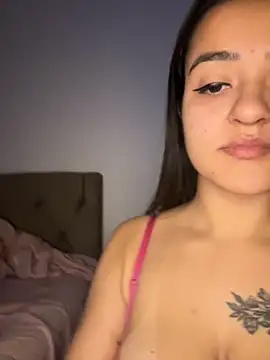 Manu 2002  online show from October 4, 2025, 9:24 pm