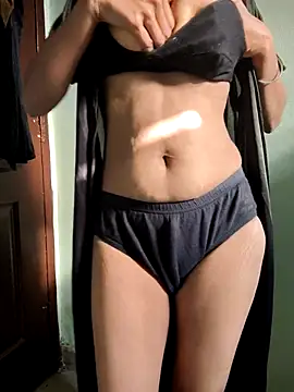 Desi Bhabi 01 online show from November 18, 2025, 3:23 am