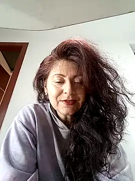 lunadicty online show from November 6, 2025, 11:37 pm