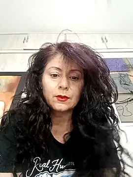 Snapshot of lunadicty chatting on May 4, 2026, 11:12 pm lunadicty online show from May 4, 2026, 11:12 pm