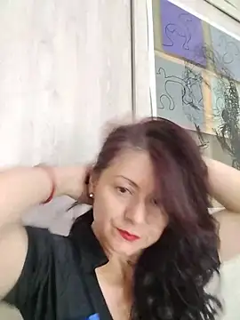 Snapshot of lunadicty chatting on May 12, 2026, 9:34 pm lunadicty online show from May 12, 2026, 9:34 pm