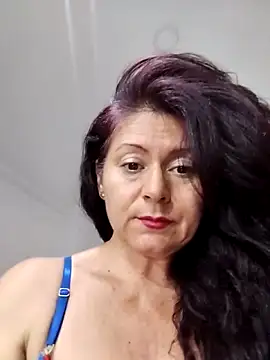 Snapshot of lunadicty chatting on May 31, 2026, 7:37 pm lunadicty online show from May 31, 2026, 7:37 pm