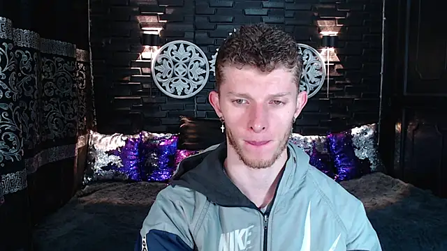 Snapshot of andrewxbi chatting on September 16, 2025, 11:11 am andrewxbi online show from September 16, 2025, 11:11 am