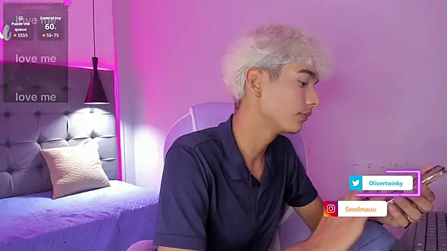 OliverTwinky online show from September 14, 2025, 5:06 am