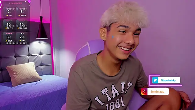 OliverTwinky online show from September 18, 2025, 4:03 am