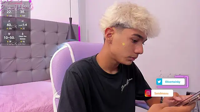 OliverTwinky online show from September 23, 2025, 5:43 am