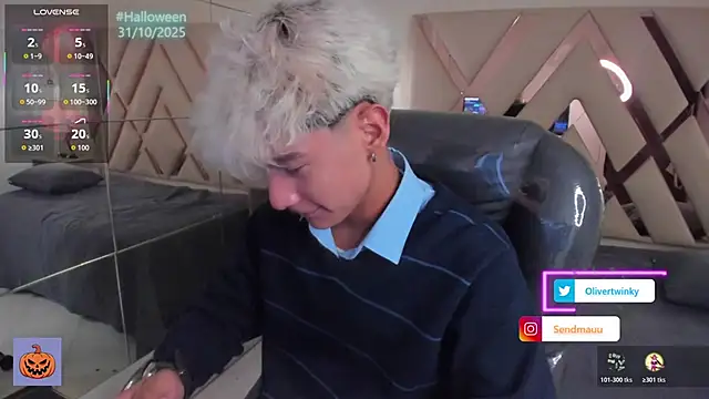 OliverTwinky online show from October 22, 2025, 1:22 pm