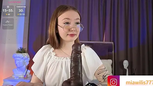 MiaWillis  online show from September 27, 2025, 9:58 am