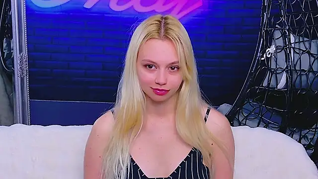 AlessiaCroft online show from May 12, 2026, 3:58 am