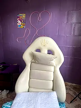 Baby  Otaku online show from October 9, 2025, 7:23 pm