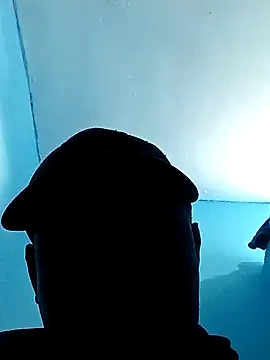 luuiss12 online show from September 22, 2025, 11:29 pm