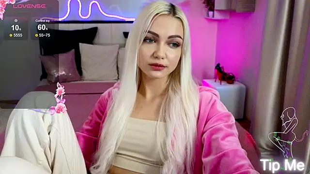 LinaLirian online show from October 18, 2025, 1:34 pm