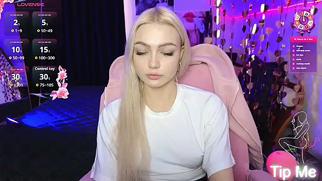 LinaLirian online show from March 24, 2026, 2:44 pm