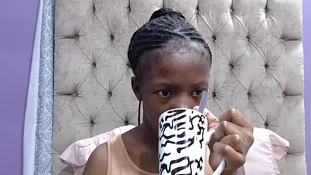 Snapshot of sexykea2002x chatting on October 23, 2025, 5:18 am sexykea2002x online show from October 23, 2025, 5:18 am