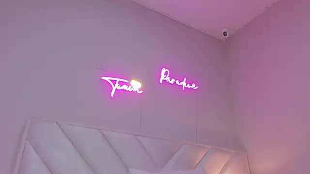  lucia 18 online show from September 19, 2025, 4:40 pm