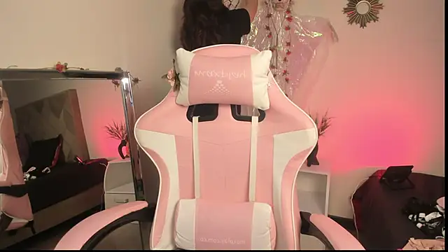Snapshot of Paprika_ chatting on October 15, 2025, 6:30 pm Paprika online show from October 15, 2025, 6:30 pm