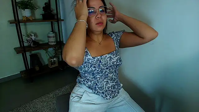  Victoria Collins online show from February 7, 2026, 11:03 am