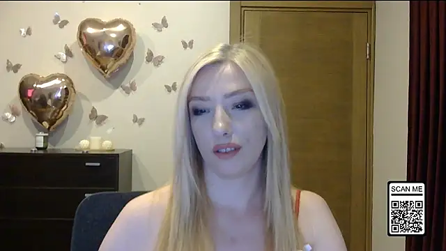 Snapshot of Wild_Silk_Desire chatting on June 15, 2026, 3:58 pm Wild Silk Desire online show from June 15, 2026, 3:58 pm