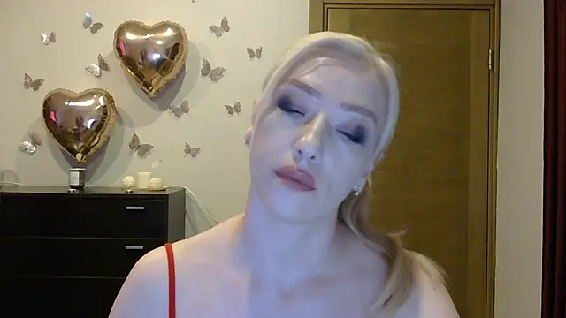 Snapshot of Wild_Silk_Desire chatting on July 6, 2026, 4:09 pm Wild Silk Desire online show from July 6, 2026, 4:09 pm