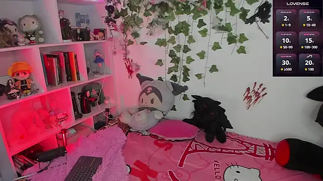 sarahminage  online show from November 20, 2025, 6:40 pm