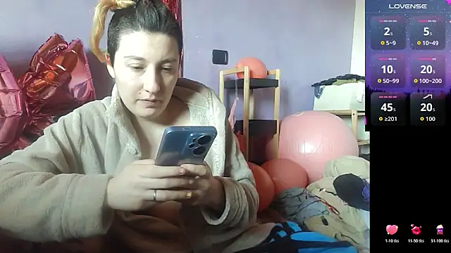 Snapshot of h4cMorganaEvelynn chatting on March 20, 2026, 10:42 am h4cMorganaEvelynn online show from March 20, 2026, 10:42 am