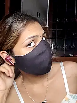 Isha Sax online show from February 19, 2026, 8:49 pm