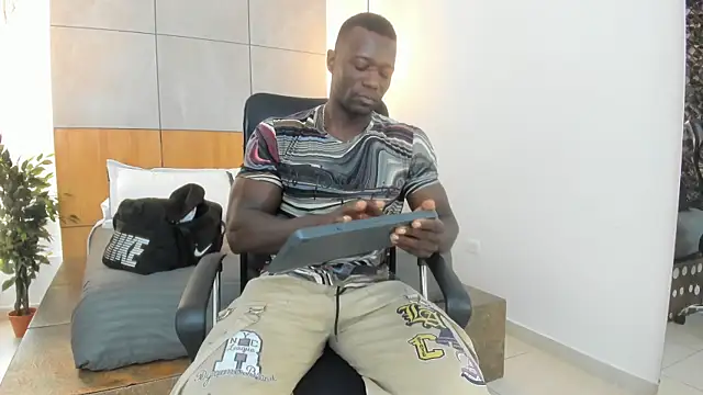 MarcusBlack  online show from September 11, 2025, 11:43 am