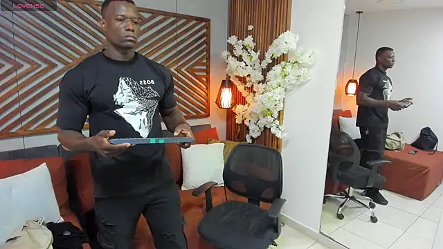 MarcusBlack  online show from April 15, 2026, 12:12 pm