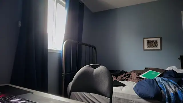 lustylyndon online show from April 24, 2026, 2:41 pm