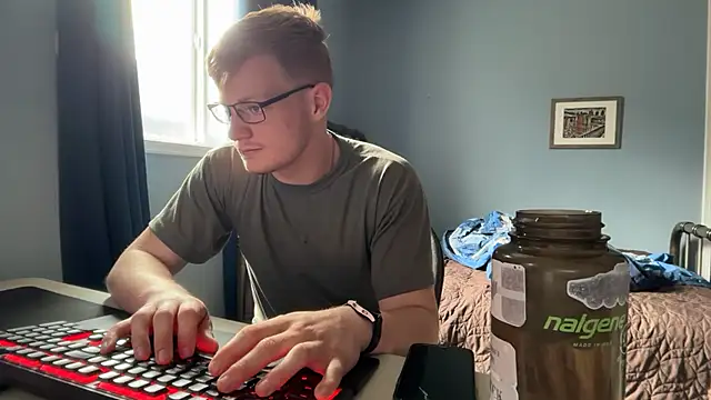 lustylyndon online show from May 25, 2026, 2:56 pm