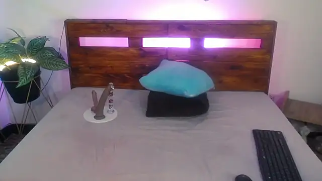 Snapshot of Yeseniaa25_ chatting on October 2, 2025, 12:56 pm Yeseniaa25  online show from October 2, 2025, 12:56 pm