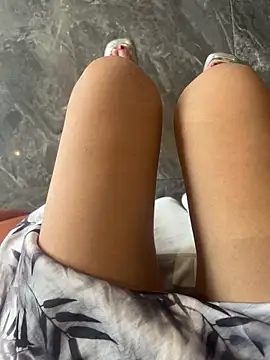 xiaoyuan01 online show from September 14, 2025, 1:38 am