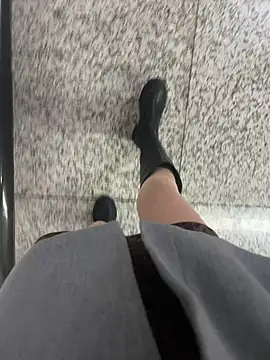 xiaoyuan01 online show from October 30, 2025, 3:41 am