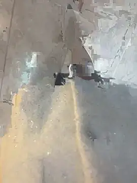 xiaoyuan01 online show from December 19, 2025, 3:02 am