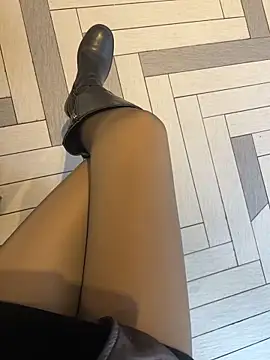 xiaoyuan01 online show from February 3, 2026, 1:59 am