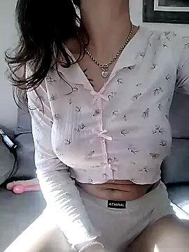 agustinalatina online show from March 11, 2026, 8:42 am