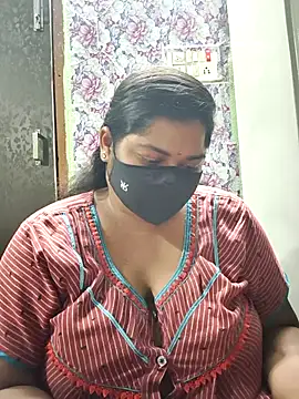 Liyaa 24 online show from April 12, 2026, 5:07 pm