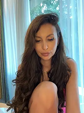 LunaBex online show from October 5, 2025, 7:17 am