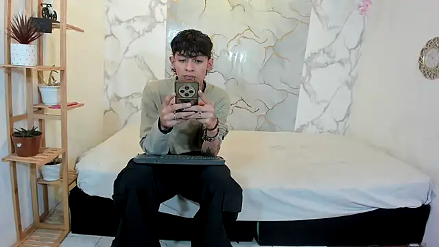 Bastian boyshot77 online show from May 24, 2026, 7:08 pm