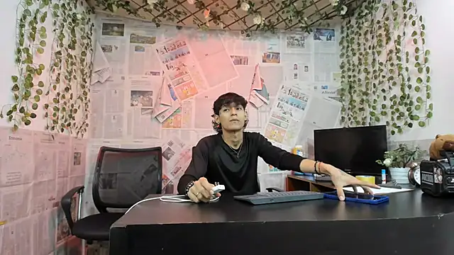 Snapshot of Bastian_boyshot77 chatting on June 30, 2026, 1:12 pm Bastian boyshot77 online show from June 30, 2026, 1:12 pm