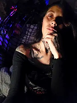 Snapshot of DarkAngelz1 chatting on October 20, 2025, 1:17 am DarkAngelz1 online show from October 20, 2025, 1:17 am