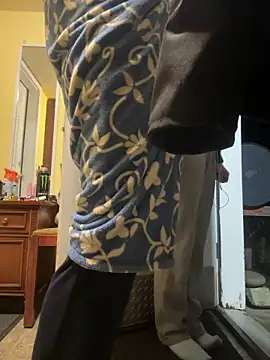 Snapshot of SoftLeini chatting on October 15, 2025, 10:26 am SoftLeini online show from October 15, 2025, 10:26 am