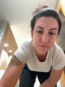 sweetsirenn online show from February 8, 2026, 3:26 pm