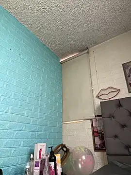 SALOME KORLAND online show from February 5, 2026, 6:34 pm